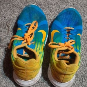 Women's size 6.5 NIKE SHOES